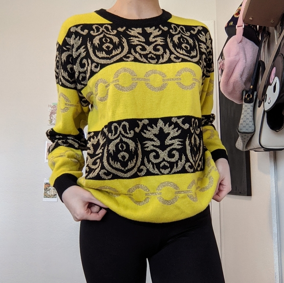 Vintage Regal Sweater - Picture 1 of 5